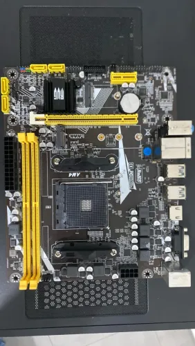 Duas Placas Mães E um Gabinete Gamer