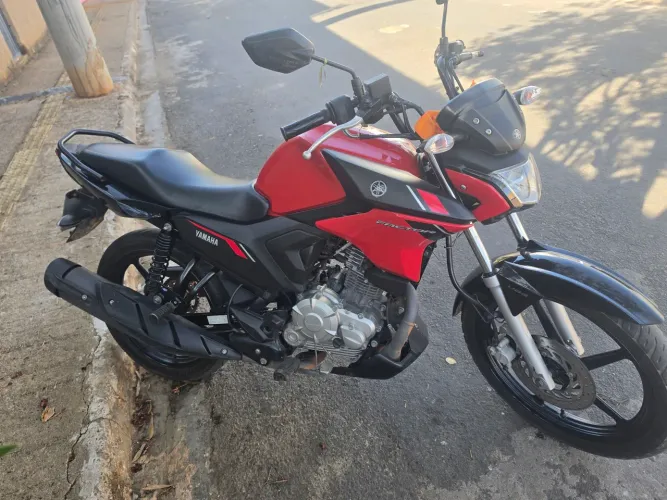 Troco esta moto zera 