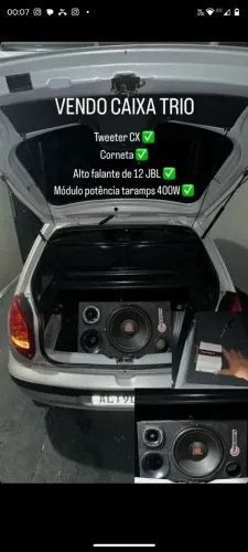 Caixa trio JBL nova 4 meses de uso