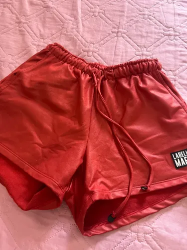 Short burn vermelho labellamafia