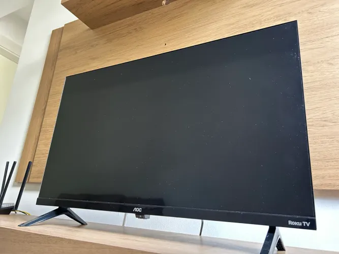 TELEVISÃO AOC ROKU TV 32 polegadas