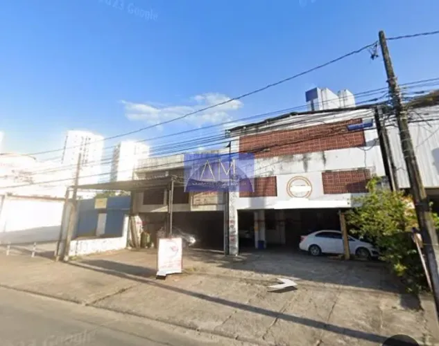 Galpão/Prédio Comercial à Venda em Espinheiro