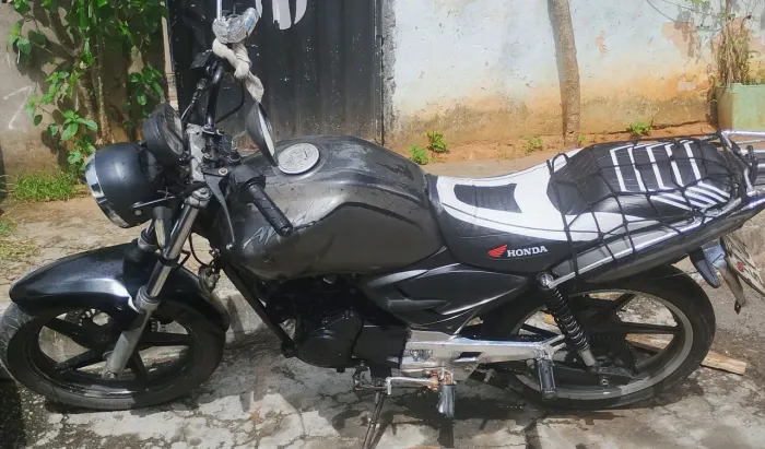 Moto Apache 2011/ 6000