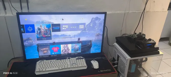 PS4 FAT 500GB , 4x JOGOS E 2x CONTROLES