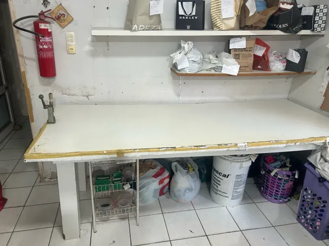 Mesa para cortar roupa 
