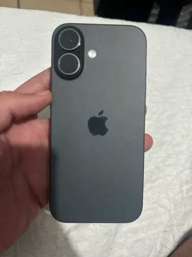 iPhone 17