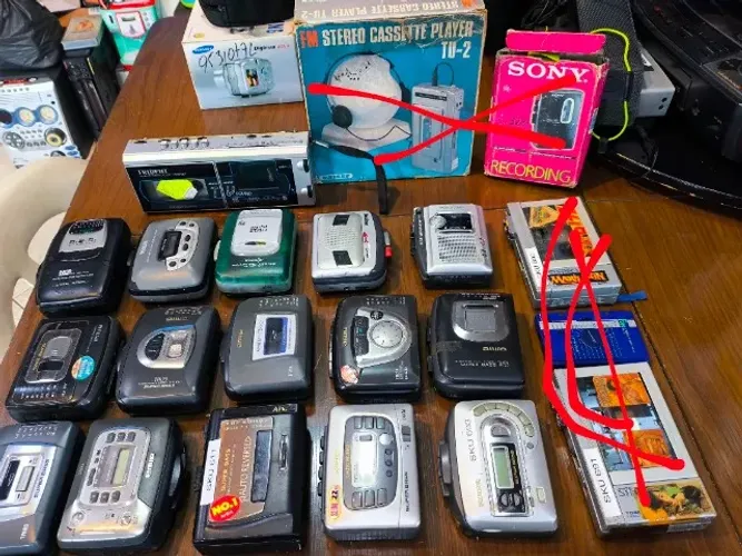 WALKMAN ANTIGO AIWA SONY PANASONIC CCE  LEIA A DESCRIÇÃO lote com  (10 UNIDADES) 