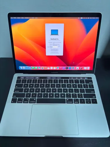 MACBOOK PRO 2019 8 RAM 256GB