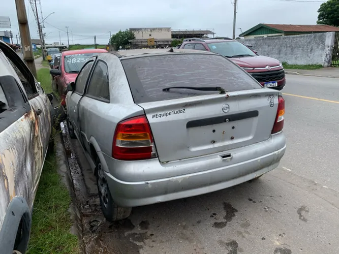 Astra sucata para retirada de peças