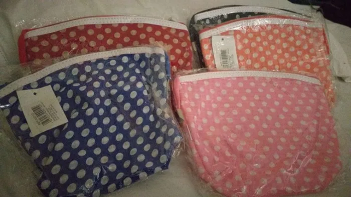 Necesserie diversas cores