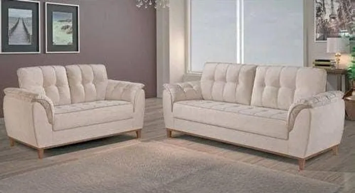 SOFÁ TRÊS LUGARES DESIGN RETRÔ 