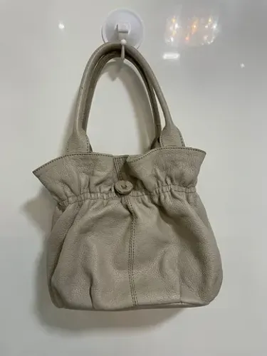 Bolsa Tipo Saco de Couro Legítimo Feminina