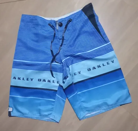 Shorts Oakley Azul Moda praia.