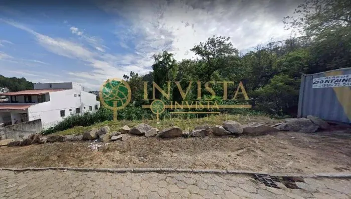 Terreno de 456 m² no bairro Carvoeira, em Florianópolis.