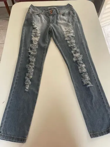 Calça Jeans rasgada