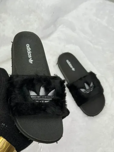 Chinelo Adidas Pelúcia - Unissex