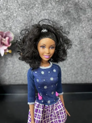 Boneca Barbie Nikki
