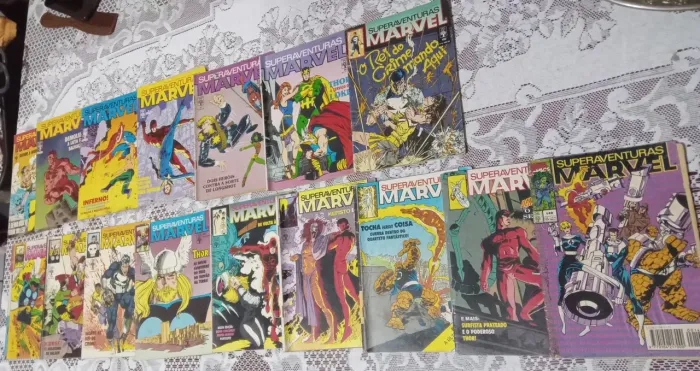 Dezesseis quadrinhos Superaventuras Marvel formatinho Abril jovem 