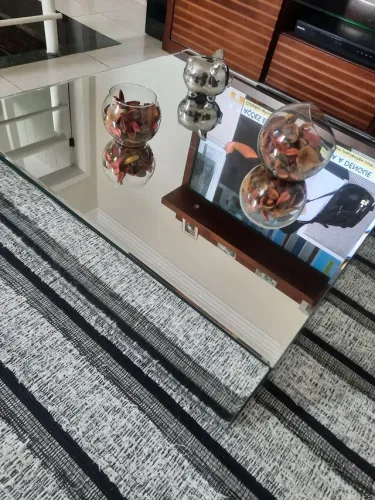 Mesa De Centro Espelhada Reflect Grande Com Bisote