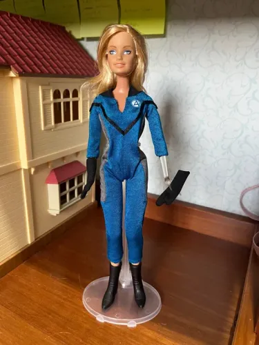 Barbie collector quarteto fantástico mulher invisível