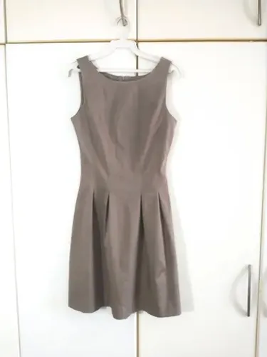Vestido marrom claro cintura marcada