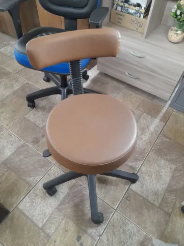 Cadeira giratória Mocho - Novo