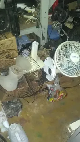Cemitério dos ventiladores (Leia o anúncio)
