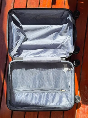 Mala de Viagem Compacta e Elegante