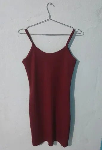Vestido Tamanho: M Cor: Bordô - Shein
