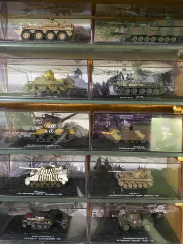 61 blindados de combate Planeta DeAgostini 