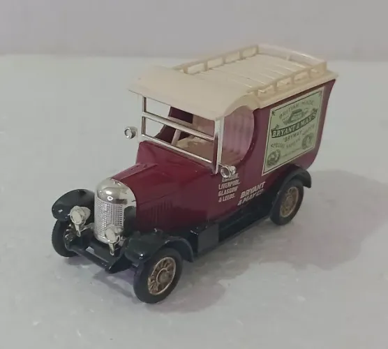 Lledo Days Gone - Bull Nose Morris Van