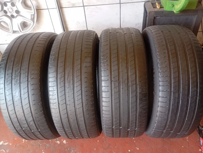 Pneus michelim ref 235 55 19 RS 1500 os 4