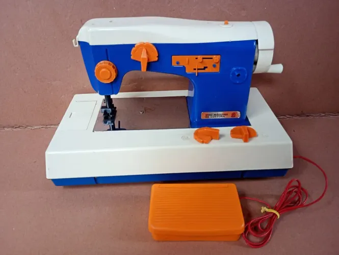 Máquina de costura infantil estrela 