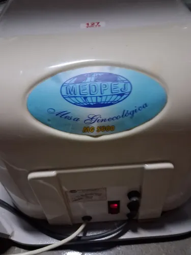 Mesa, cadeira MEDPEJ MG5000 elétrica, revisada estofada 
