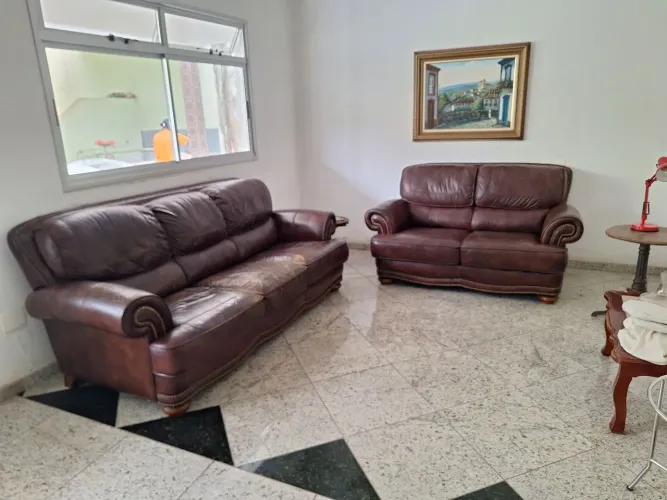 Sofá Americano em couro
