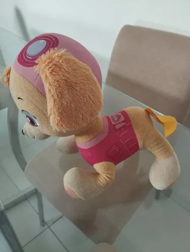 Pelúcia Skye da Patrulha Canina