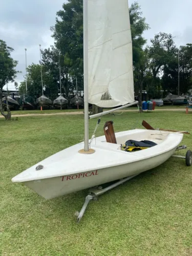 Veleiro Tropical - Para até 4 pesssoas tipo Dingue