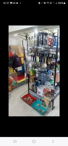 Estantes Aramadas e Expositor bolas BAIXOU