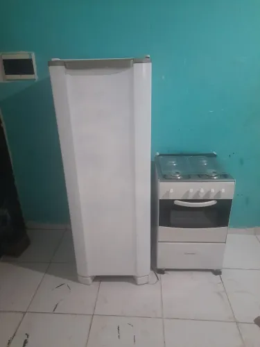Vende-se combo geladeira com fogão