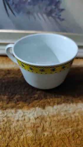 Xícara de Porcelana Pozzani - Um Toque de Primavera em Seu Café