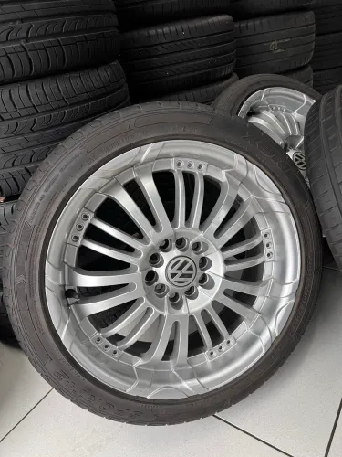 Rodas 17 com pneus 205/45 85% borracha 