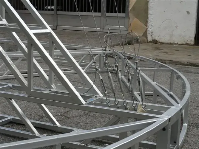 estrutura de metal para arvore de natal