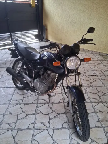 CG titan 125 ES ano 2003.
