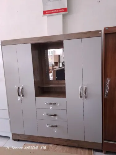 Guarda-Roupa de casal com espelho e 3 gavetas Entrega e montagemno mesmo dia aproveite já 