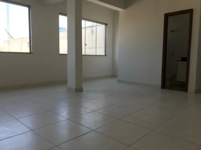 Aluga-se Sala Comercial com banheiro no Centro Juatuba na Av. Tanus Saliba