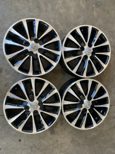 Rodas aro 15 Toyota 4/100 Etios e Corolla 