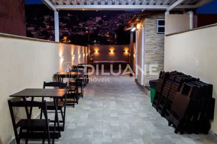 Casa de rua - Sobrado / Residencial / Catumbi