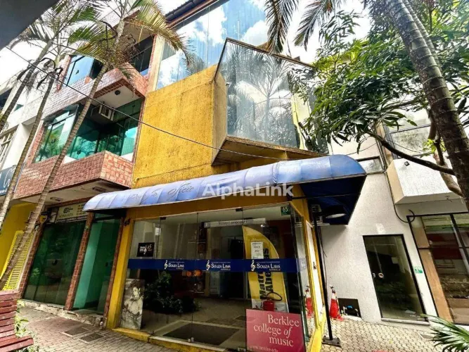 Prédio à venda no Centro Comercial de Alphaville