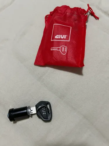 1 chave e tambor GIVI Trekker