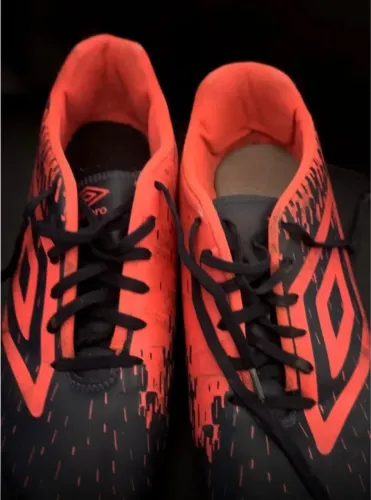 Chuteira Umbro TAM 39